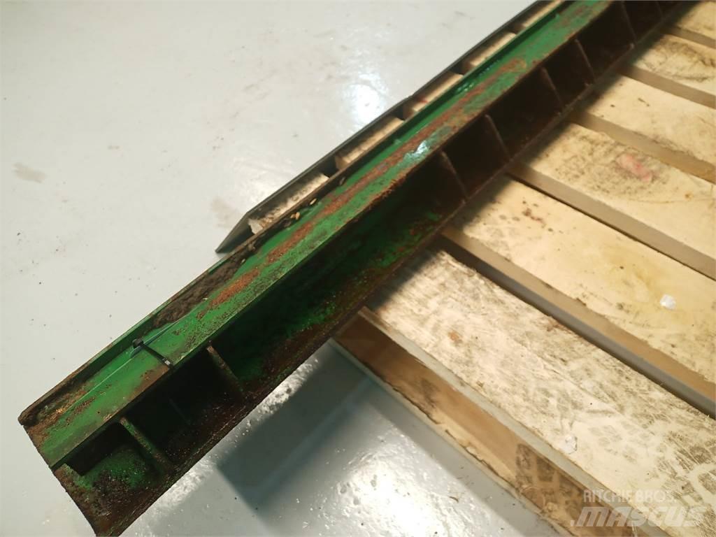 John Deere 9540 Derliaus nuėmimo kombainų priedai
