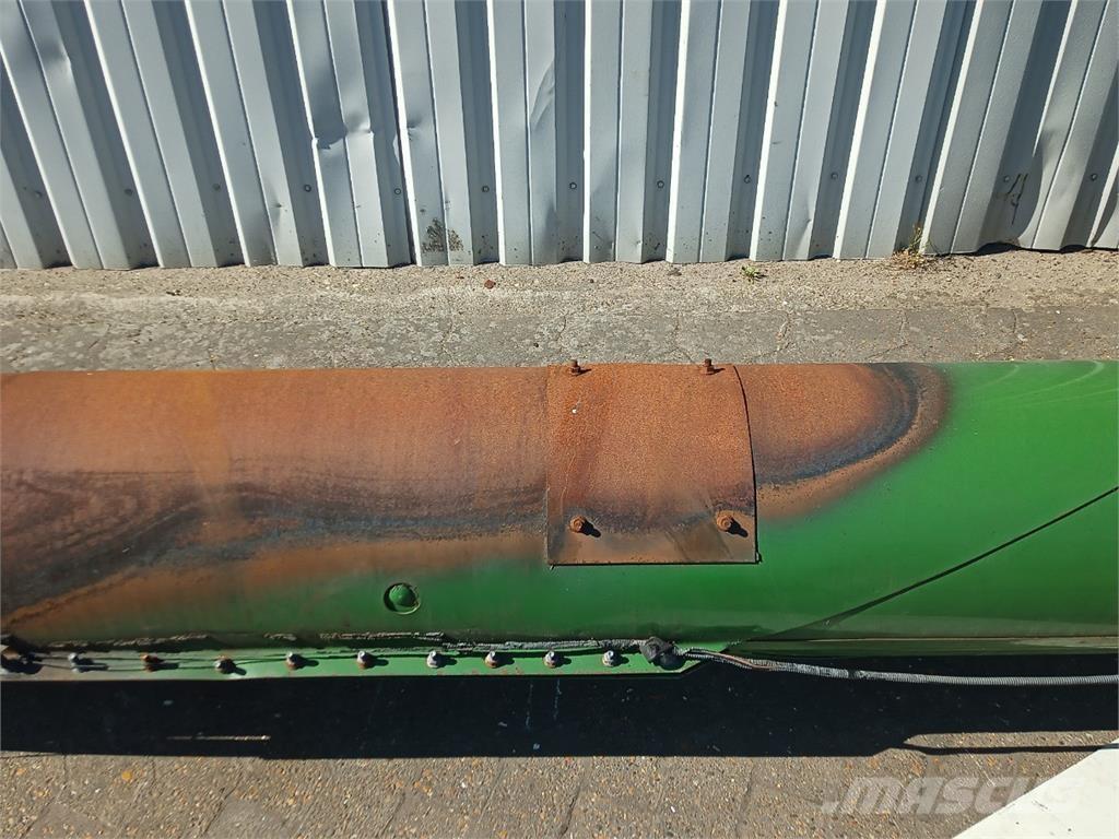 John Deere 9540 Derliaus nuėmimo kombainų priedai