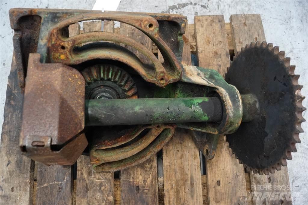 John Deere 9540 Derliaus nuėmimo kombainų priedai