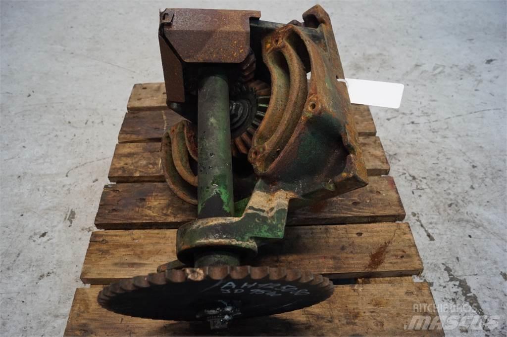 John Deere 9540 Derliaus nuėmimo kombainų priedai