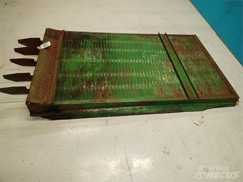 John Deere 955 Smėlio ir druskos barstytuvai