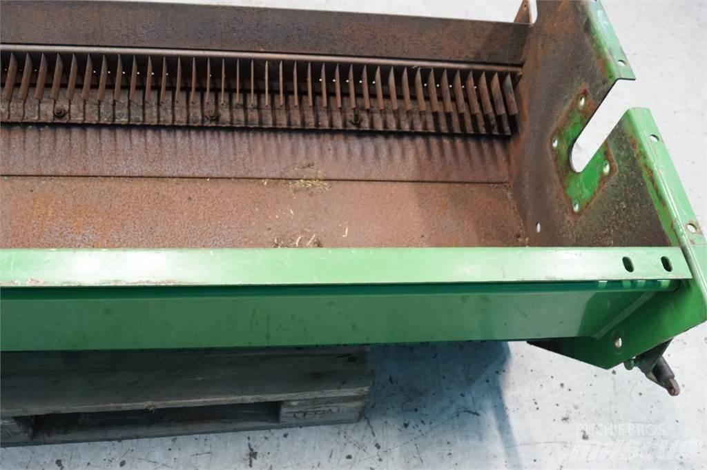 John Deere 9680 Derliaus nuėmimo kombainų priedai