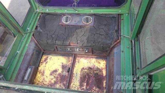 John Deere 975 Kabinos