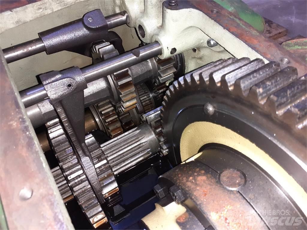 John Deere 975 Transmisijos