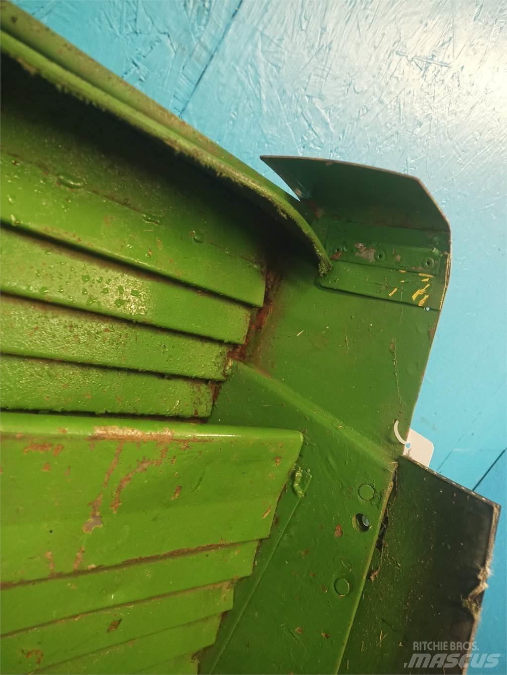 John Deere 975 Smėlio ir druskos barstytuvai