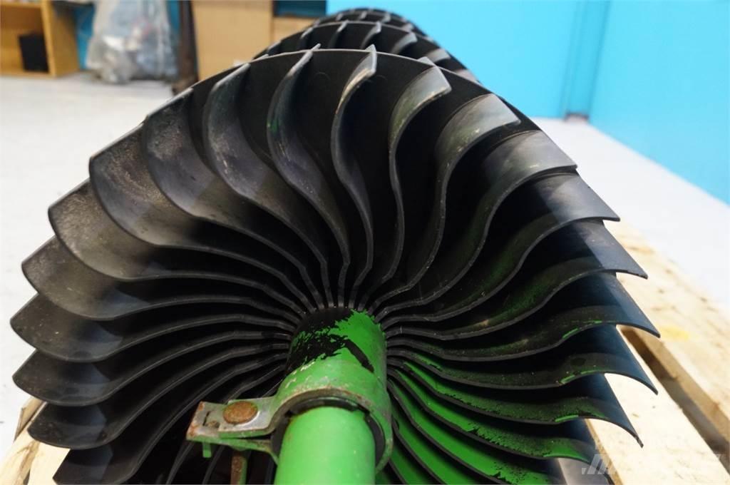 John Deere 9780 Smėlio ir druskos barstytuvai