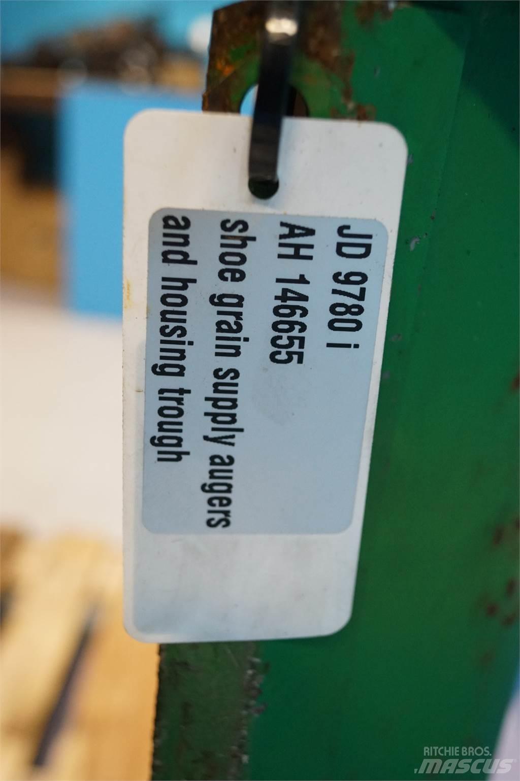 John Deere 9780 Smėlio ir druskos barstytuvai