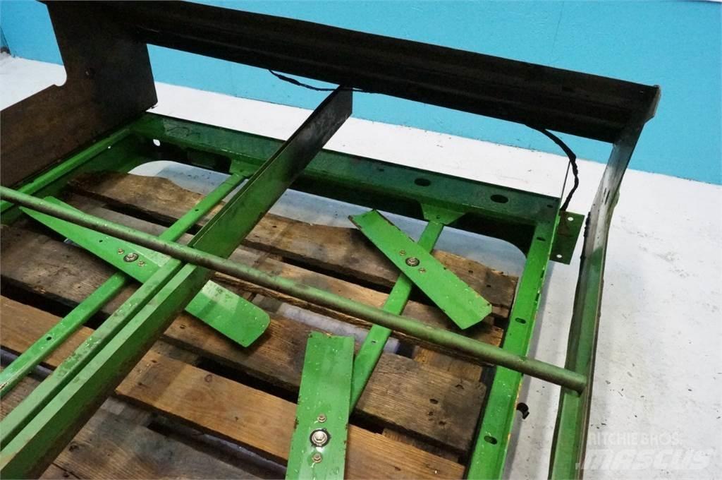 John Deere 9780 Smėlio ir druskos barstytuvai
