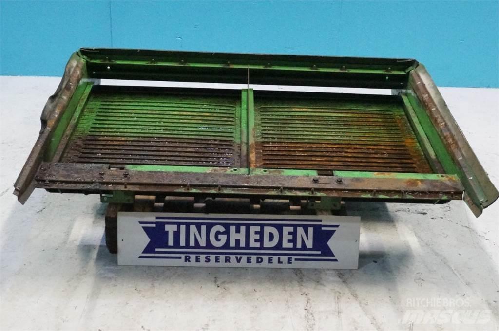John Deere 9780 Smėlio ir druskos barstytuvai