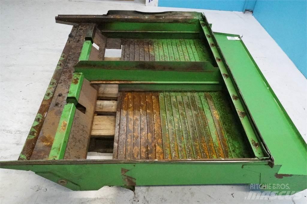 John Deere 9780 Smėlio ir druskos barstytuvai