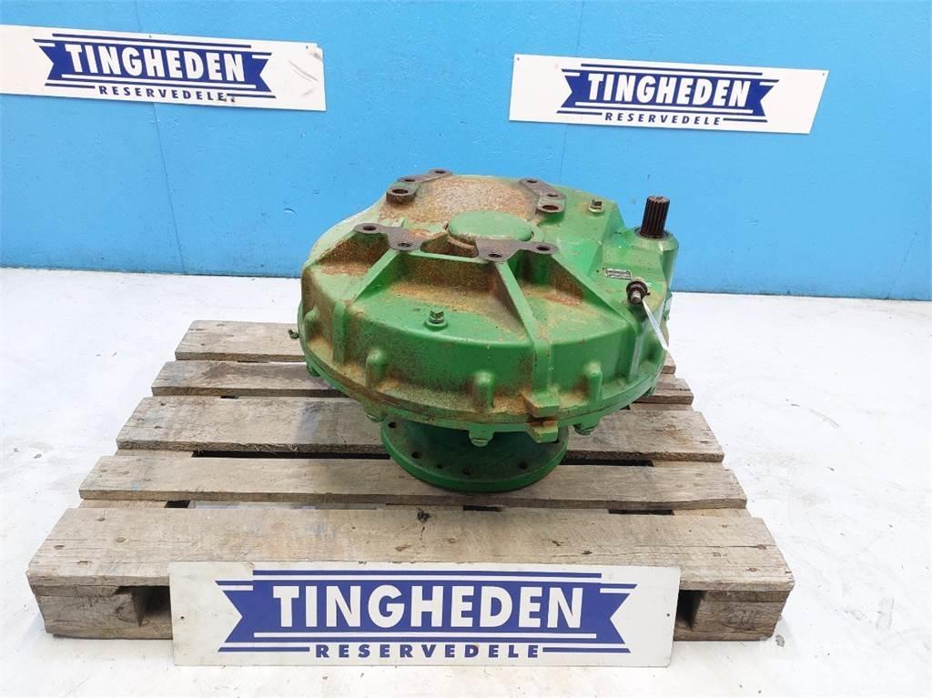 John Deere 9880 Derliaus nuėmimo kombainų priedai