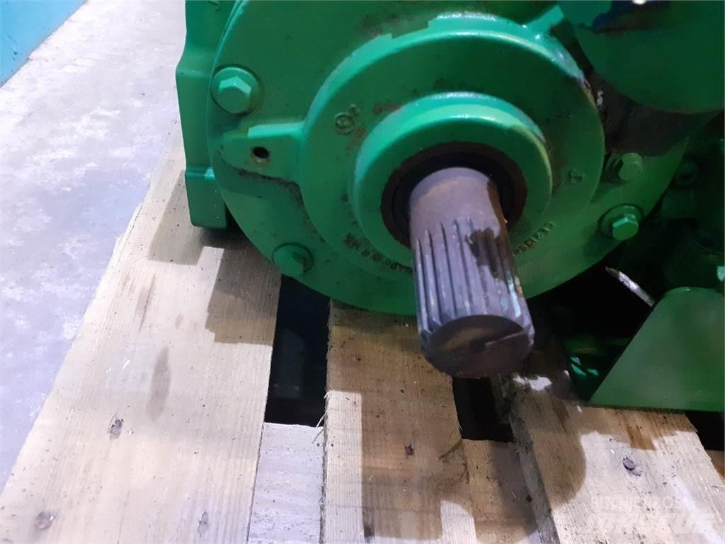John Deere S670 Transmisijos