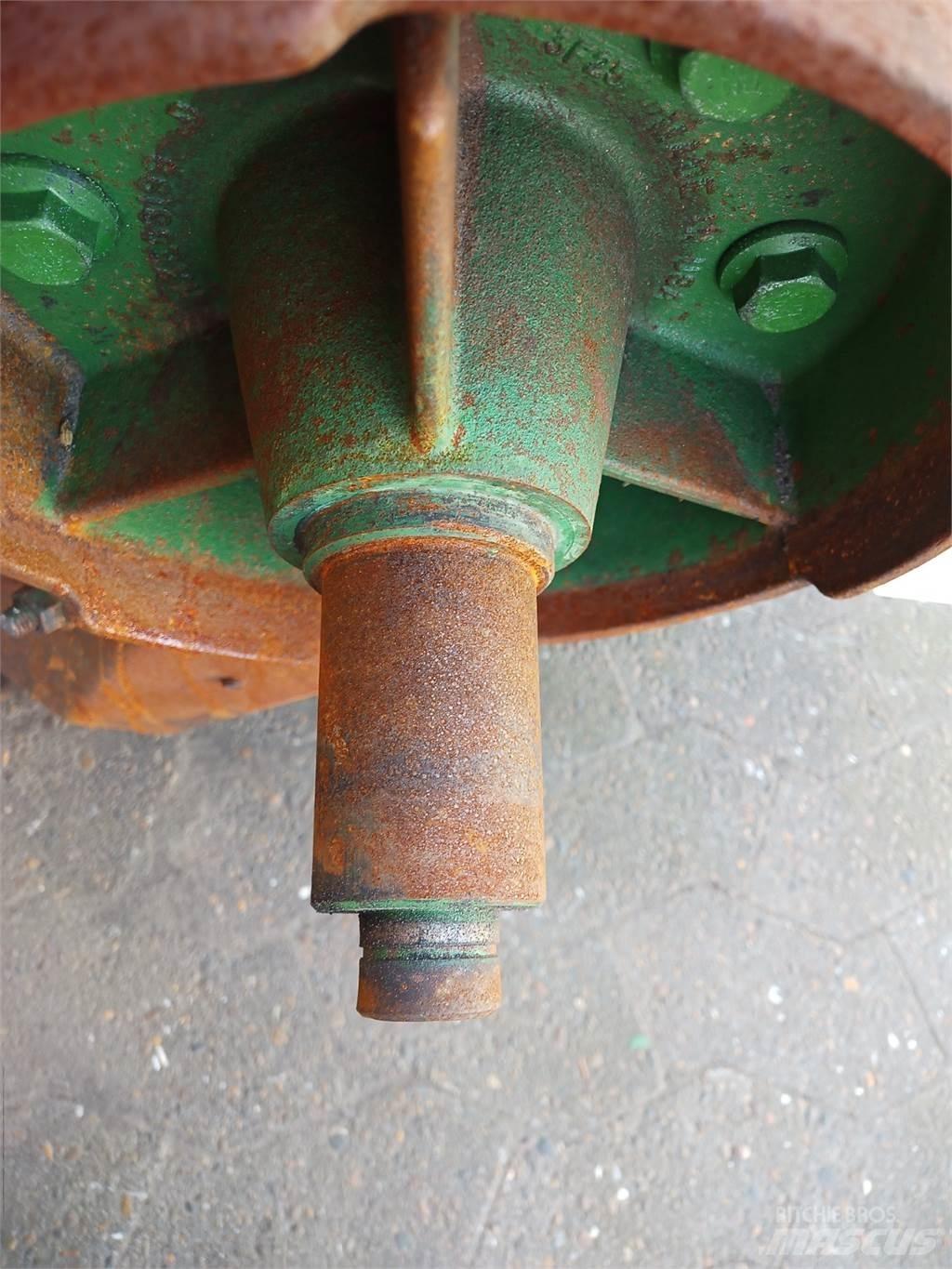 John Deere S670 Derliaus nuėmimo kombainų priedai
