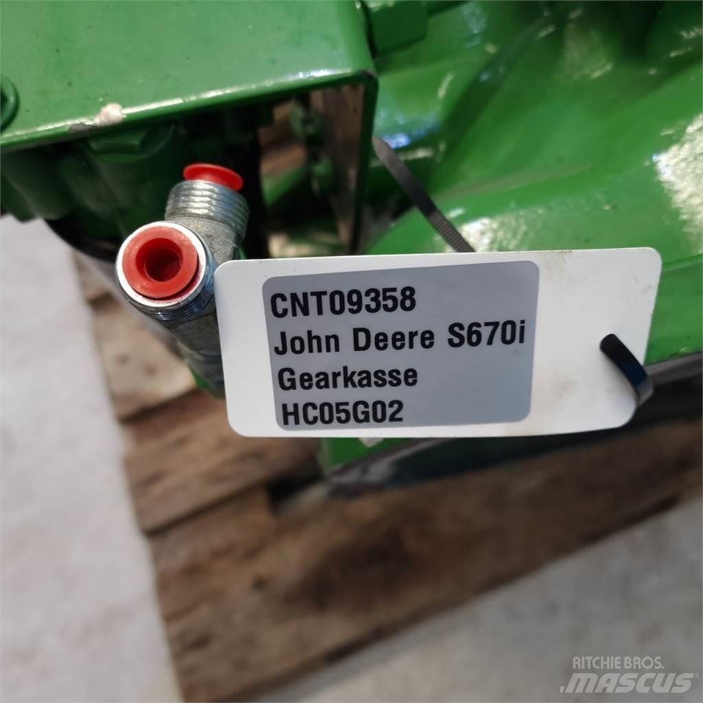 John Deere S670 Transmisijos