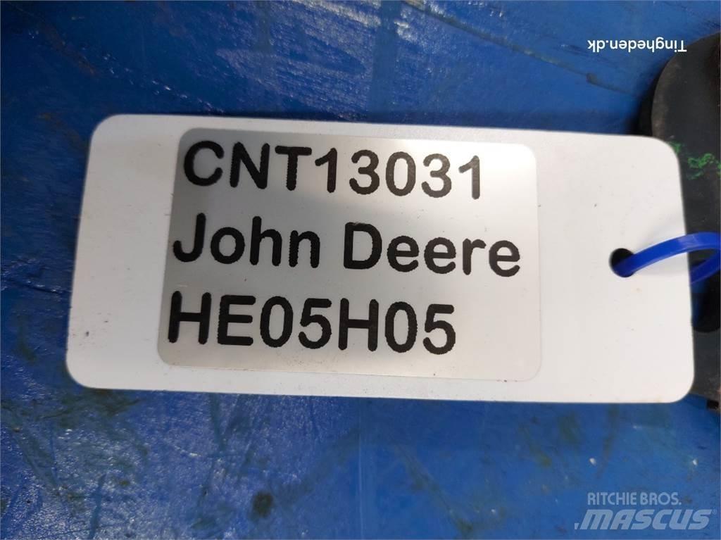 John Deere S670 Smėlio ir druskos barstytuvai