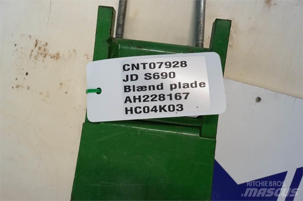 John Deere S690 Derliaus nuėmimo kombainų priedai