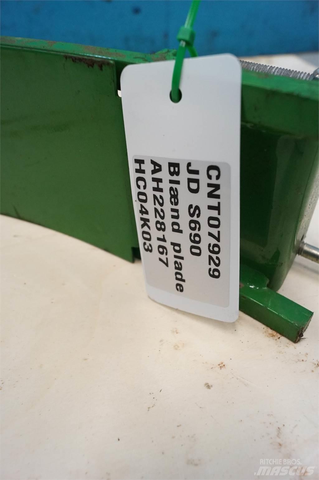 John Deere S690 Derliaus nuėmimo kombainų priedai