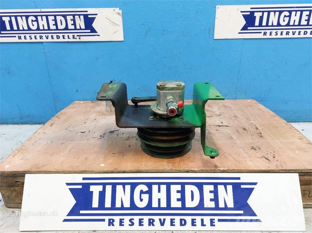 John Deere T660I Hidraulikos įrenginiai