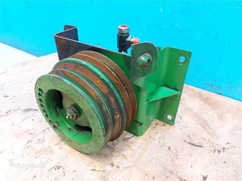 John Deere T660I Hidraulikos įrenginiai
