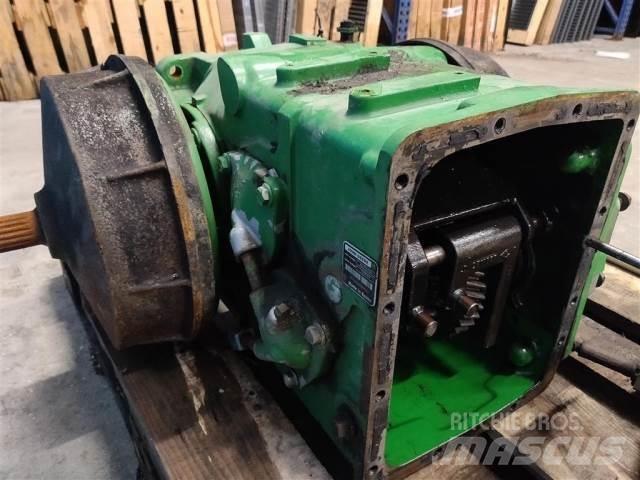 John Deere T670 Transmisijos