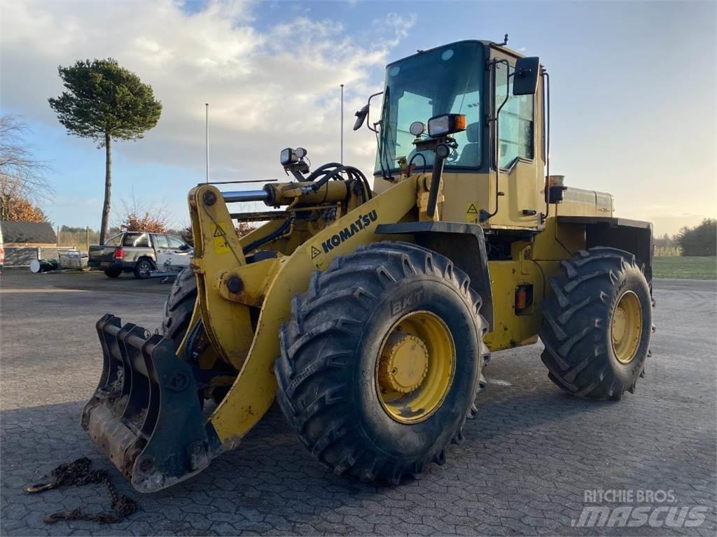 Komatsu WA270 Naudoti ratiniai krautuvai