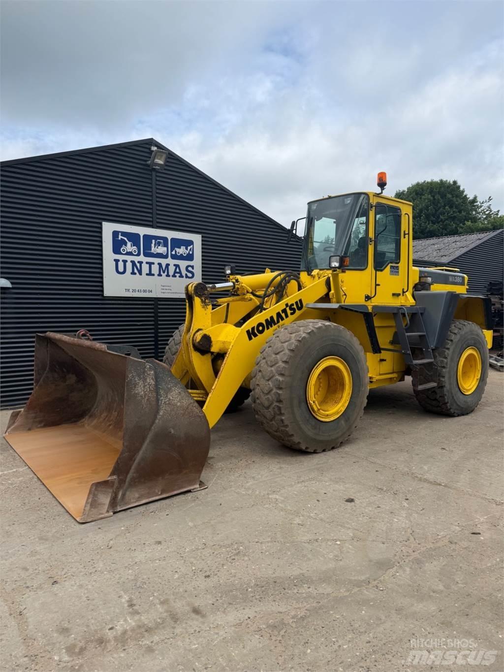 Komatsu WA380 Naudoti ratiniai krautuvai