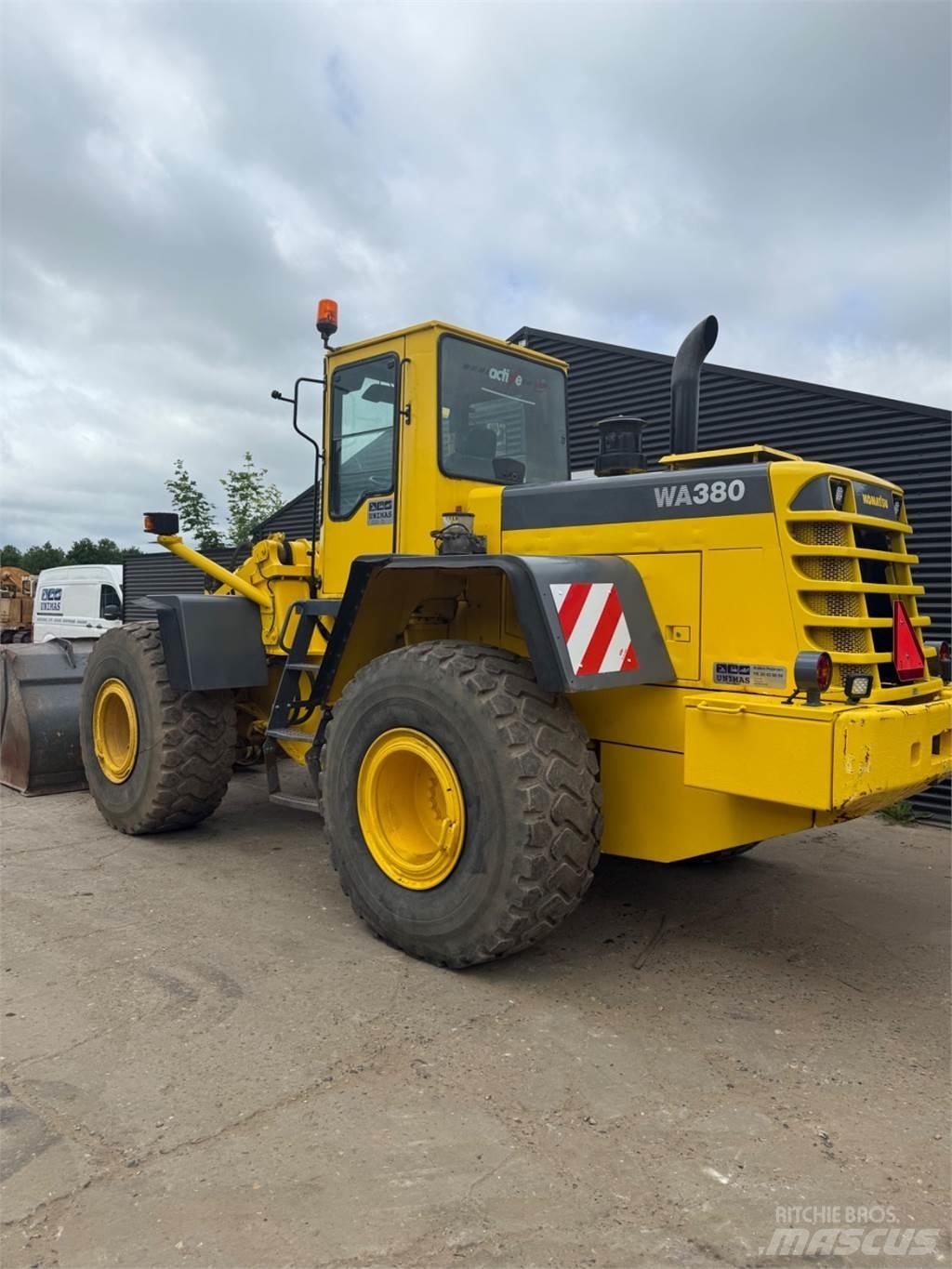 Komatsu WA380 Naudoti ratiniai krautuvai