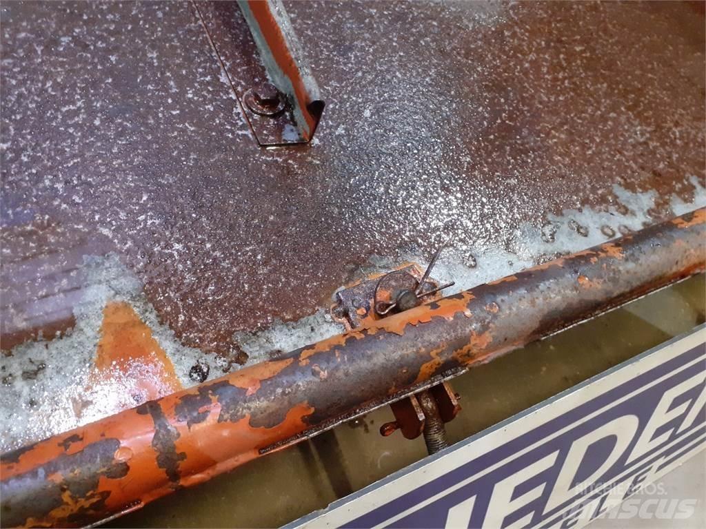 Laverda 3650 Smėlio ir druskos barstytuvai