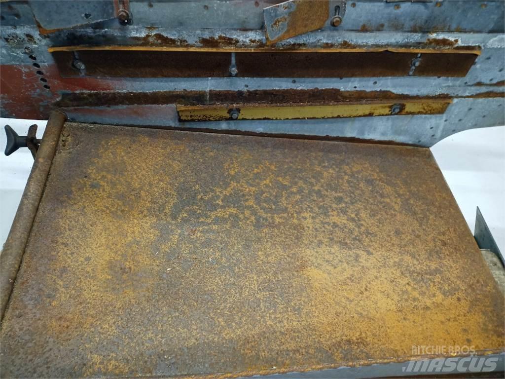 Laverda 3650 Smėlio ir druskos barstytuvai