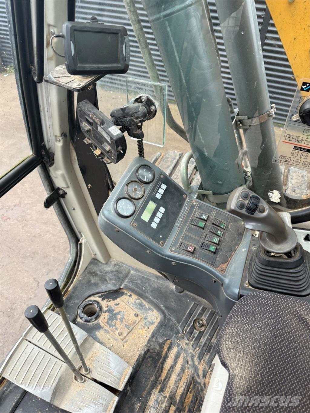 Liebherr 313 Vikšriniai ekskavatoriai