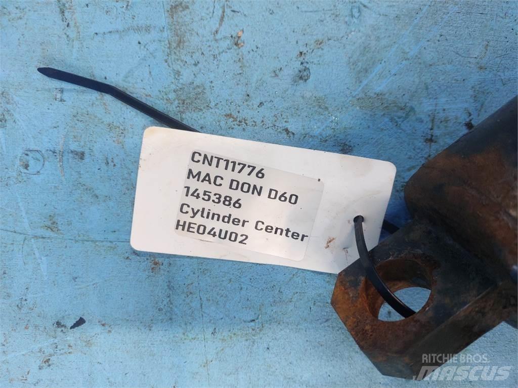 MacDon D60 Derliaus nuėmimo kombainų priedai