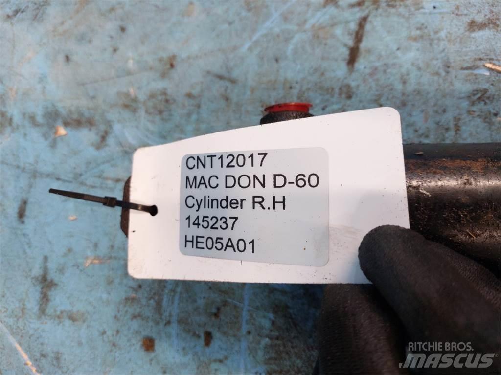 MacDon D60 Derliaus nuėmimo kombainų priedai