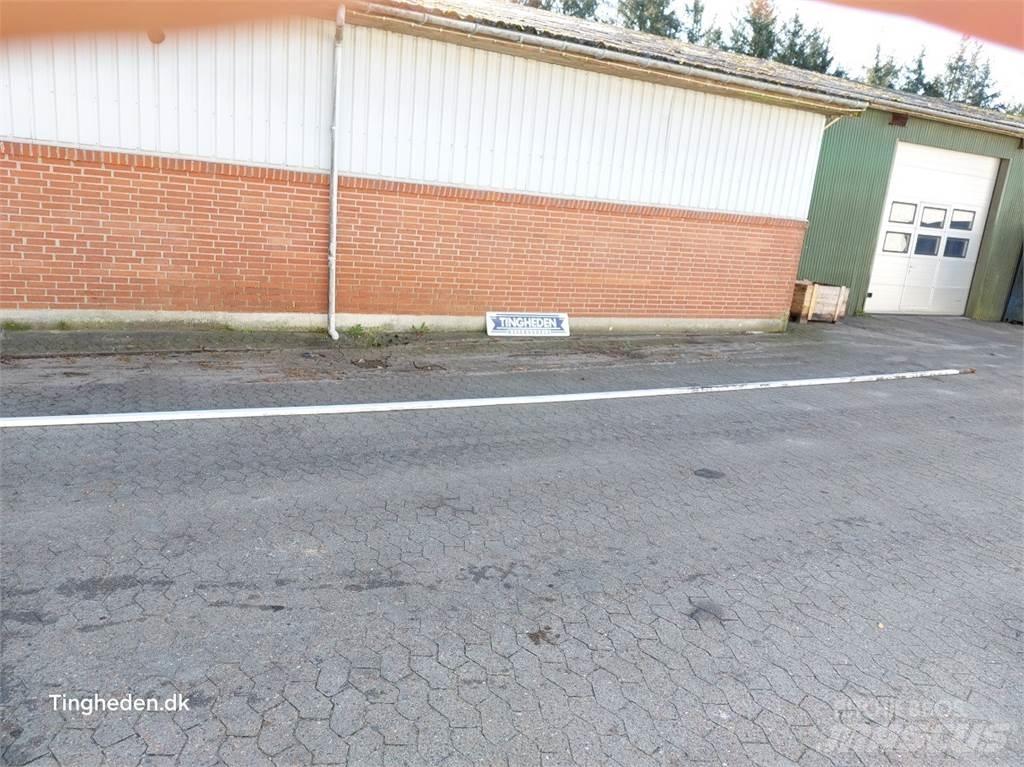 MacDon D60 Derliaus nuėmimo kombainų priedai