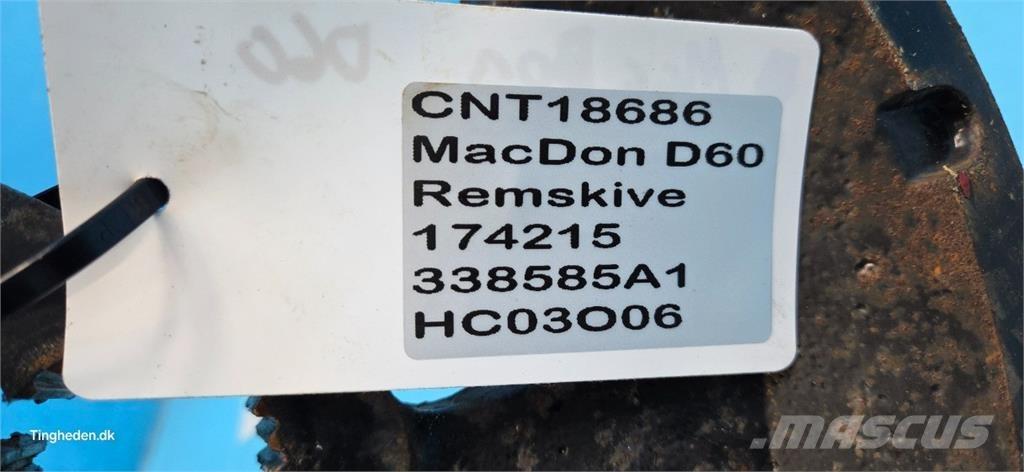 MacDon D60 Derliaus nuėmimo kombainų priedai