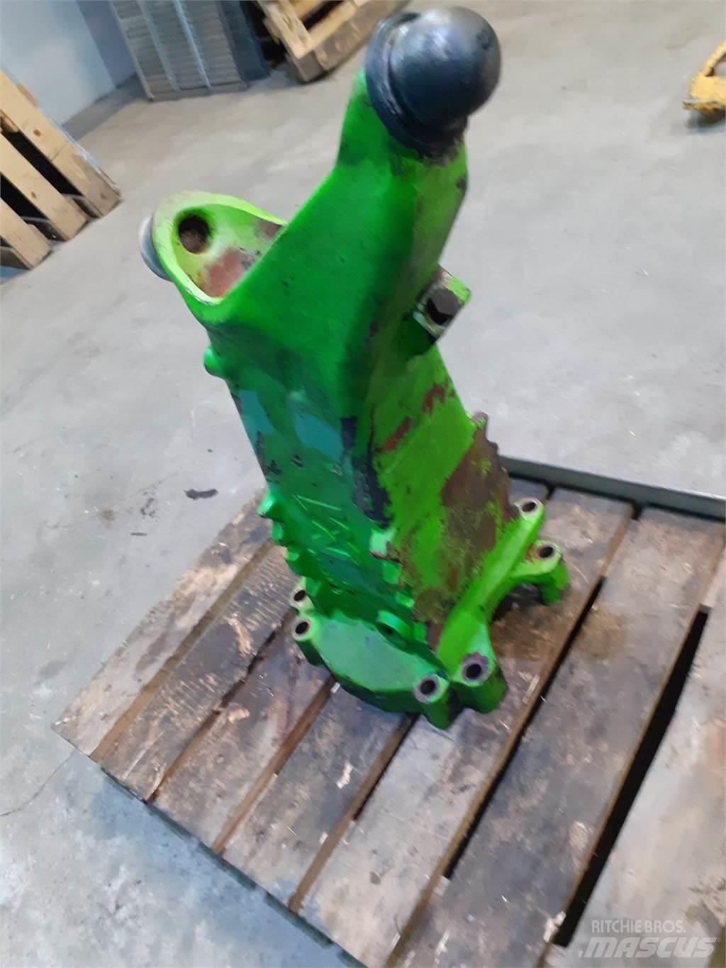 Merlo 28.7 Ašys