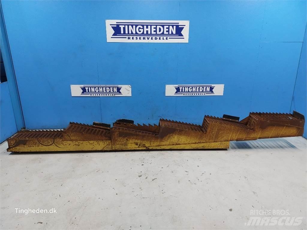 New Holland 1545 Derliaus nuėmimo kombainų priedai