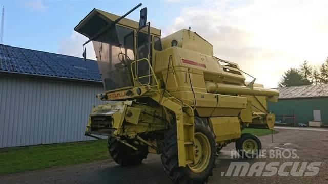 New Holland 1550 Derliaus nuėmimo kombainai