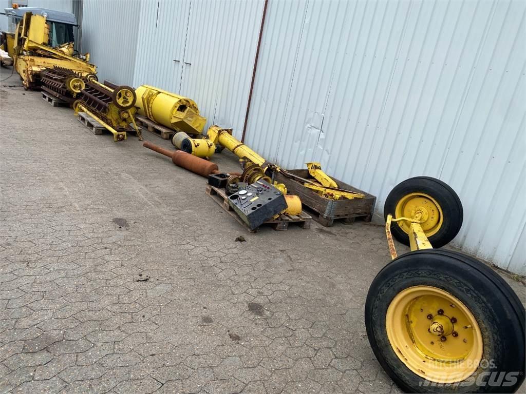 New Holland 8080 Derliaus nuėmimo kombainai