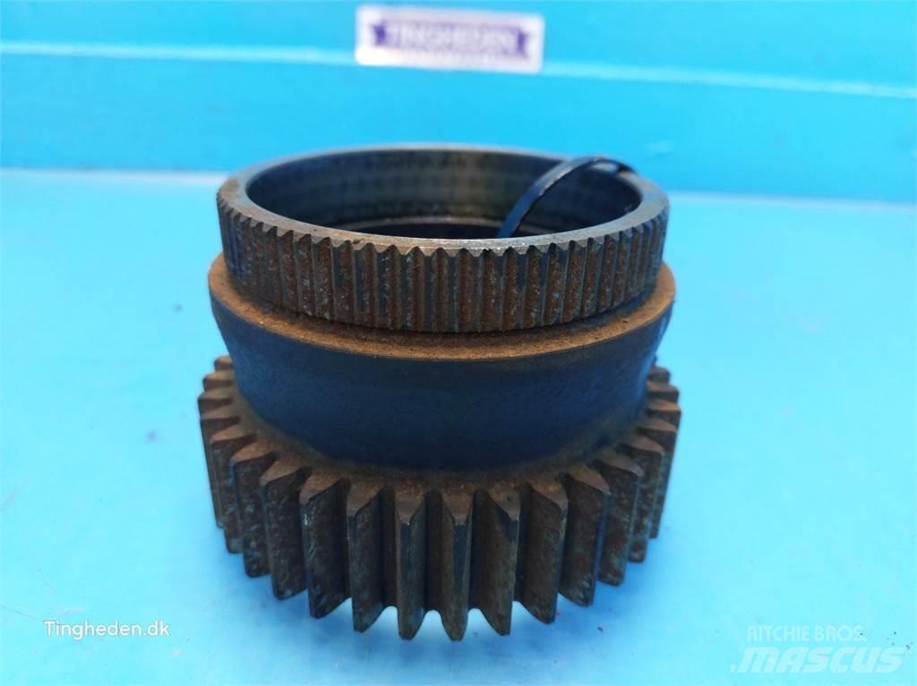 New Holland 8340 Transmisijos