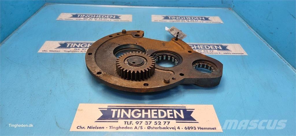 New Holland 8340 Transmisijos