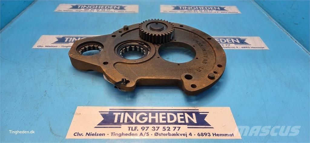 New Holland 8340 Transmisijos