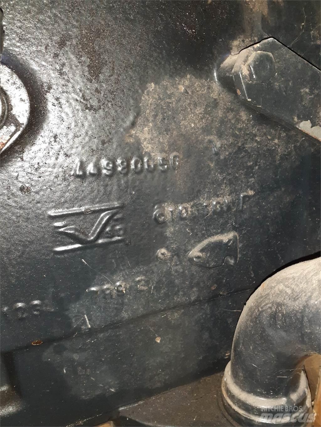 New Holland L85 Transmisijos