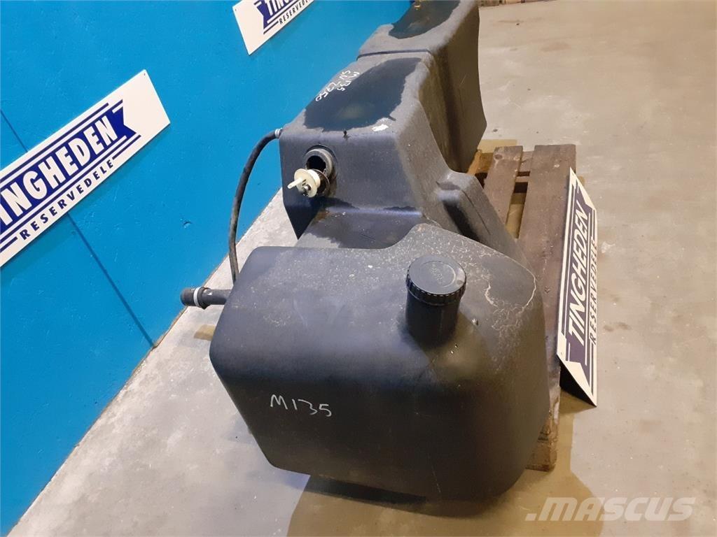New Holland M135 Kiti naudoti traktorių priedai
