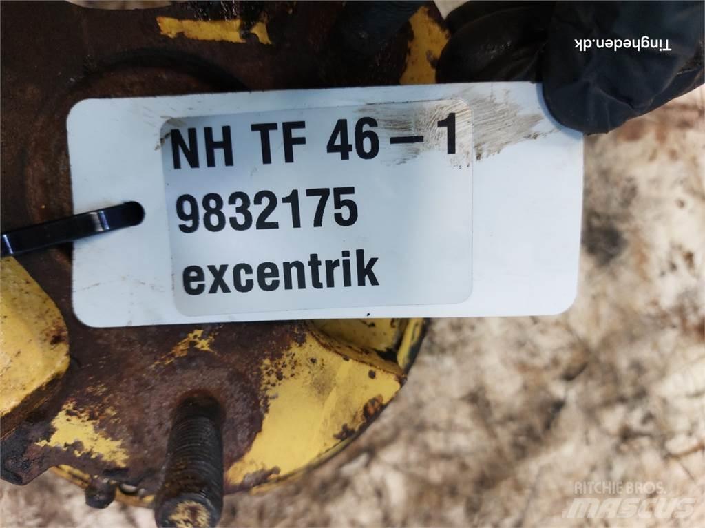 New Holland TF46 Smėlio ir druskos barstytuvai