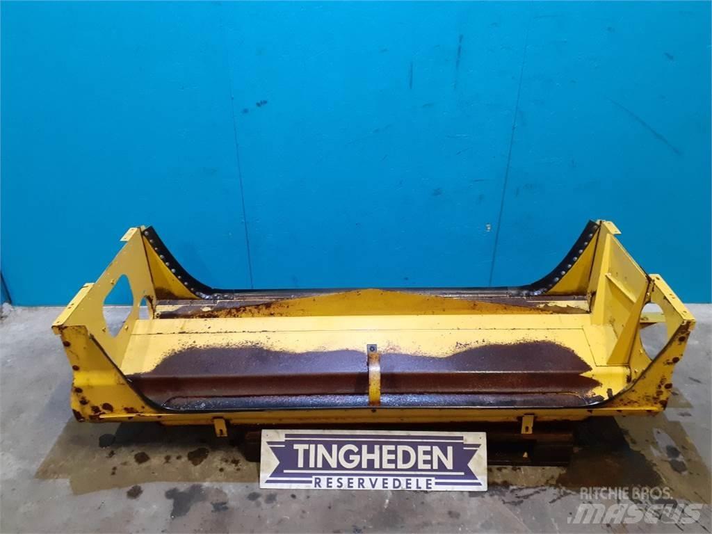 New Holland TF78 Smėlio ir druskos barstytuvai