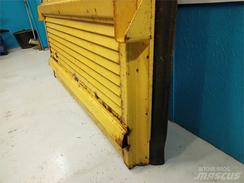 New Holland TX32 Smėlio ir druskos barstytuvai