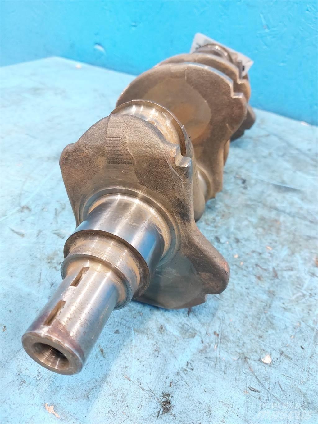 Perkins 4.107 Varikliai