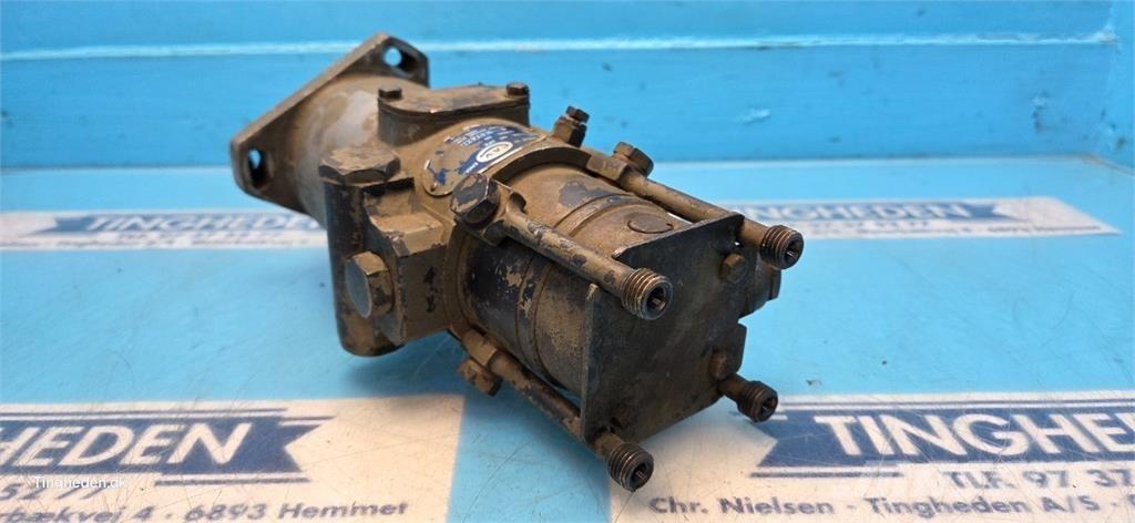 Perkins 4.192 Varikliai