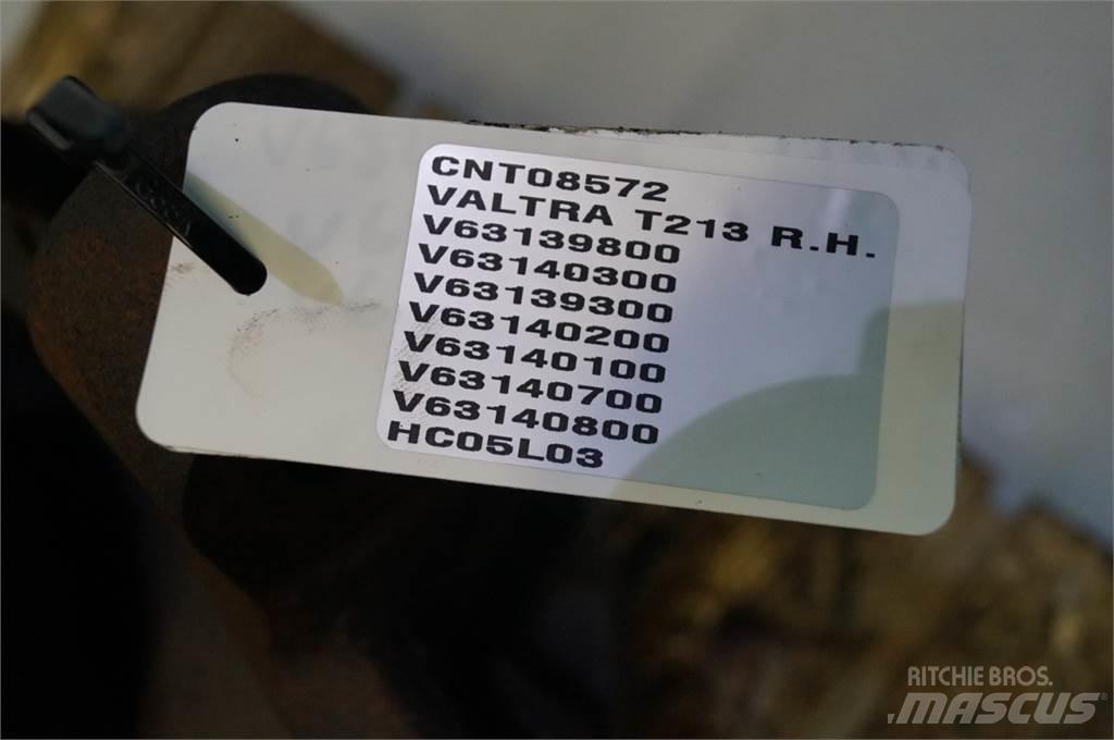 Valtra T213 Kiti naudoti traktorių priedai