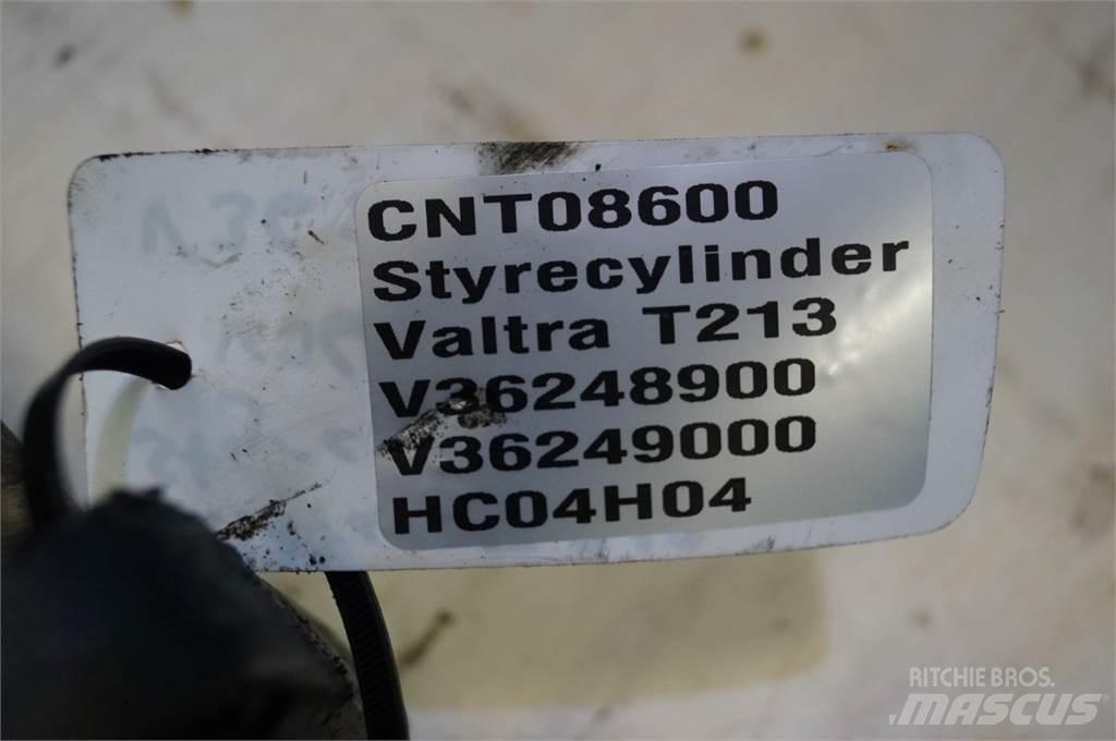 Valtra T213 Hidraulikos įrenginiai